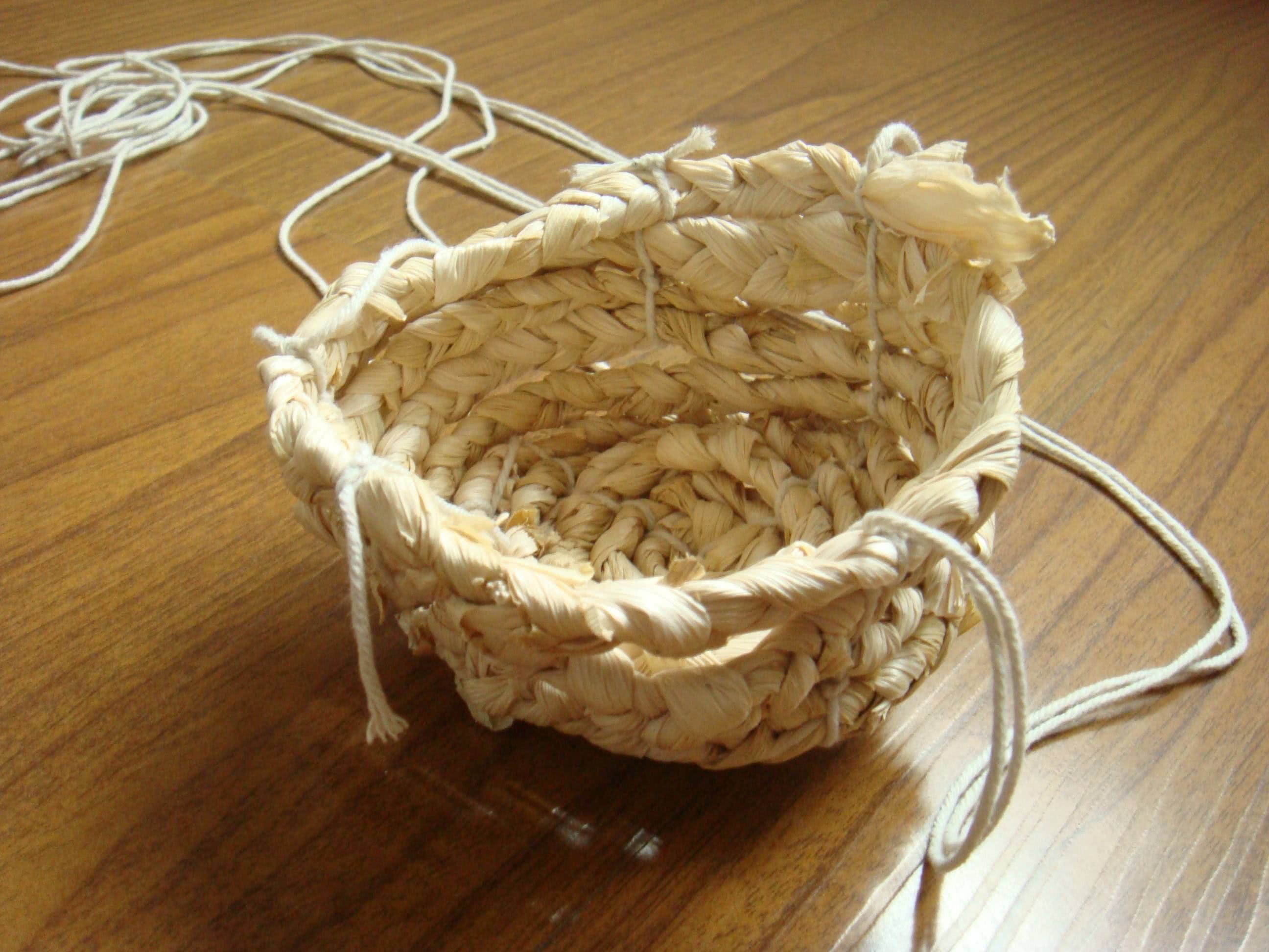 自己DIY了个鸟窝..